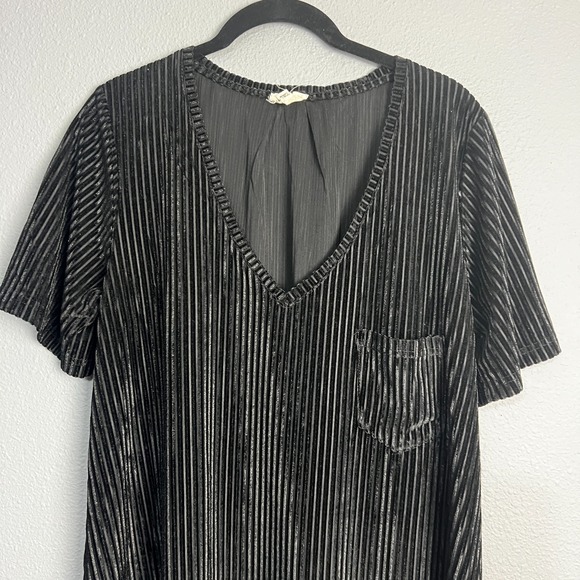 POL Velvet Ribbed Tunic Top V-Neck Short Sleeve Pocket Casual Dressy Medium - Picture 2 of 8